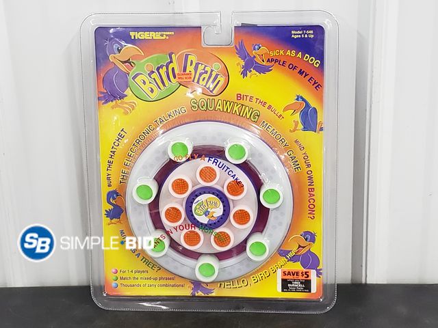 Lot 58-73716 - New Bird Brain Electric Talking Squaking memory game