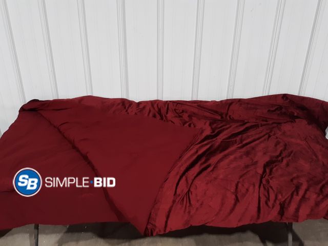 Lot 58-26412 - Burgundy Comforter - Size 88" x 92"