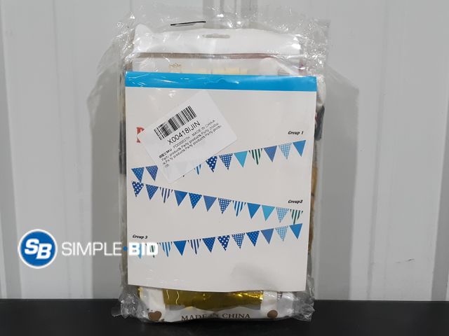 Lot 58-21031 - Party Flags and Decor Set