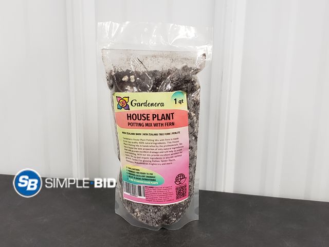 Lot 58-39802 - New Gardenera House plant potting mix with Fern - New Zeeland Bark 1qt - unopened