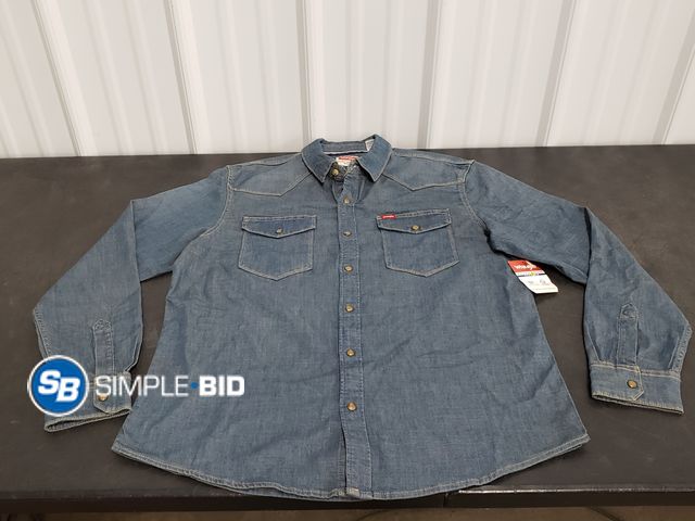 Lot 58-67166 - Wrangler Long Sleeve Denim Shirt - Cowboy Wash for Softness - Size Large - NWT