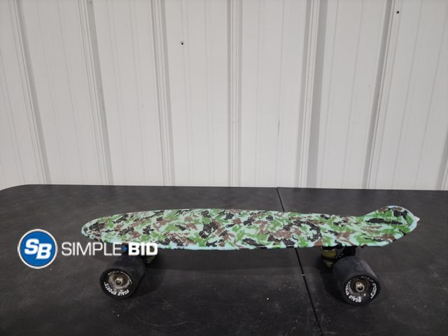 Lot 58-27460 - Camo Skateboard - light use - in good condition