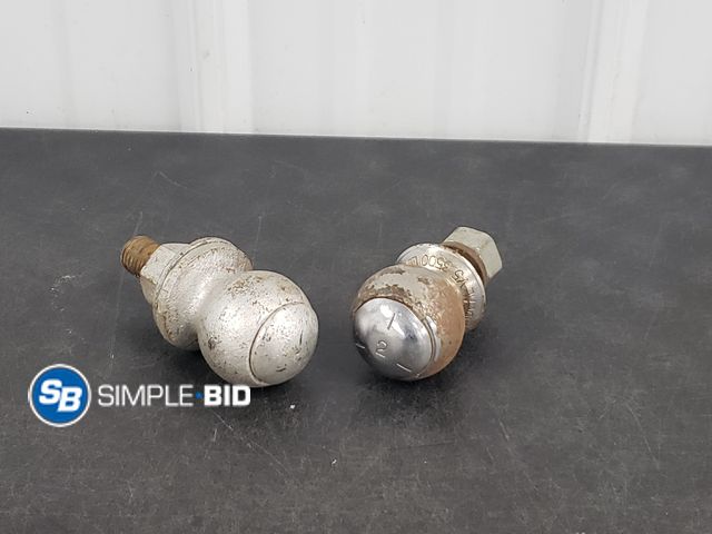 Lot 58-72341 - Lot of (2) 2" Ball for Hitch Recievers