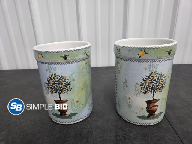 Lot 58-84778 - Lot of (2) New Sakura Gracey Knight Topiary Vases 7" x 5"