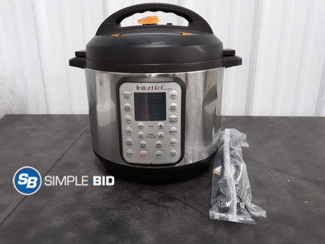 Lot 58-41885 - Instant Pot Duo Plus Multi Cooker - damaged box - Unit is Good
