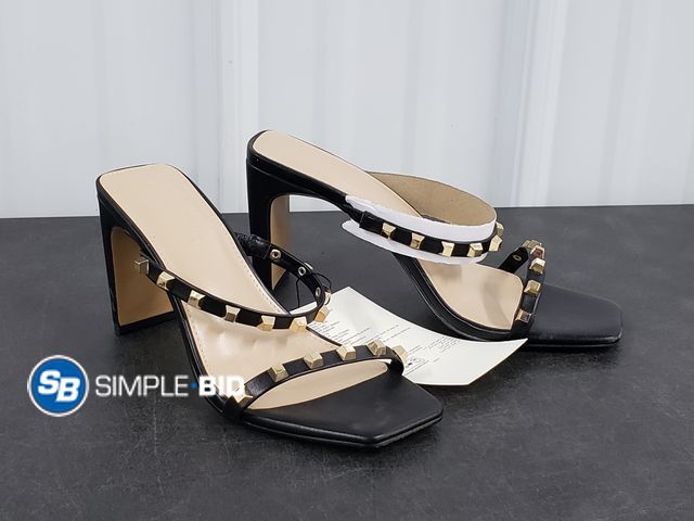 Lot 58-40594 - New The Drop Women's Avery Black Studded Shoes - SIZE 7