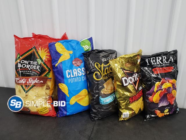 Lot 58-83097 - CHIPS! Lot of (6) Packages of Chips - variety of kinds - ON the Border, Stacy pita, Doritos and more...