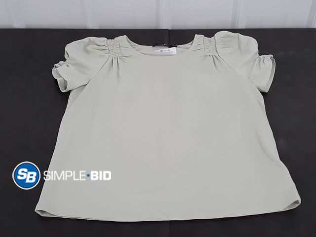 Lot 58-36360 - Women's Doe and Rae Boutique Shirt - SIZE S - light use