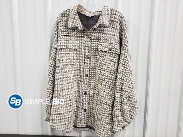 Lot 58-77806 - Women's White Birch Button up Shirt - SIZE 2XL - used but in good condition