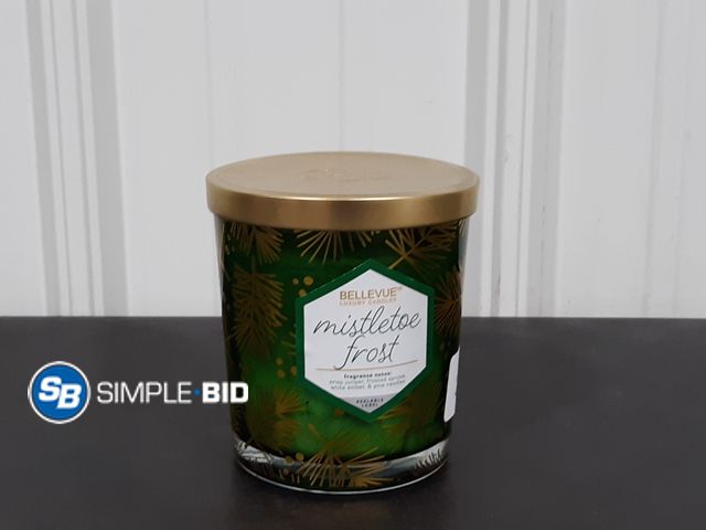 Lot 58-20922 - CHRISTMAS IN JULY! Bellevue Mistletoe Frost Candle - 12 oz - lightly used