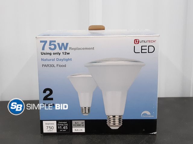 Lot 58-56823 - New 75W Replacement Utilitech LED natural Daylight PAR30L Flood Lights - 2 in box