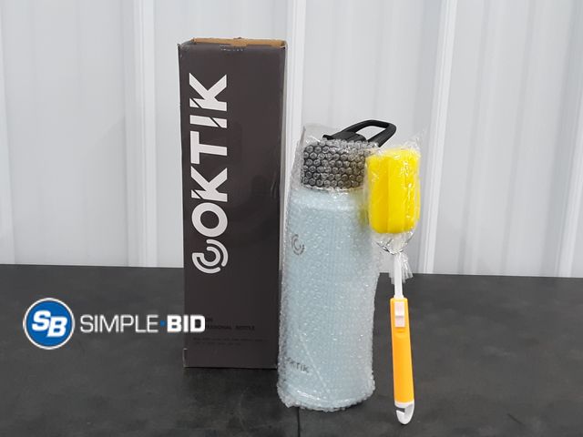 Lot 58-29555 - Coktik Design Professional Bottle with cleaning Brush