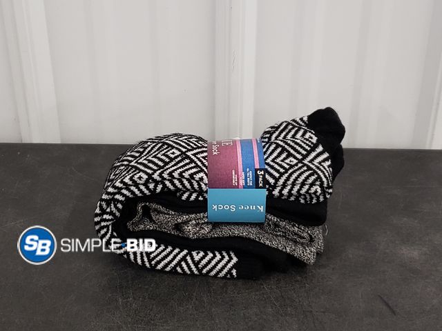 Lot 58-56889 - Women's Hue Knee Socks - 3 pack - Size 4-10 - unworn