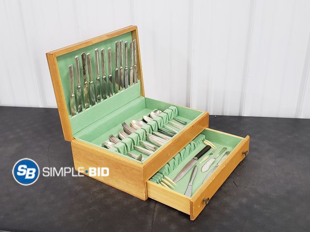 Lot 58-84136 - BOX Full of Vintage Silverware