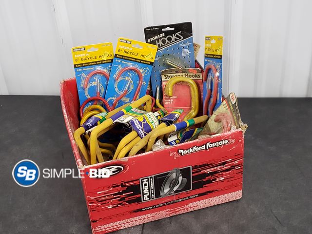 Lot 58-51014 - Box of Screw in Hangers - Various Sizes