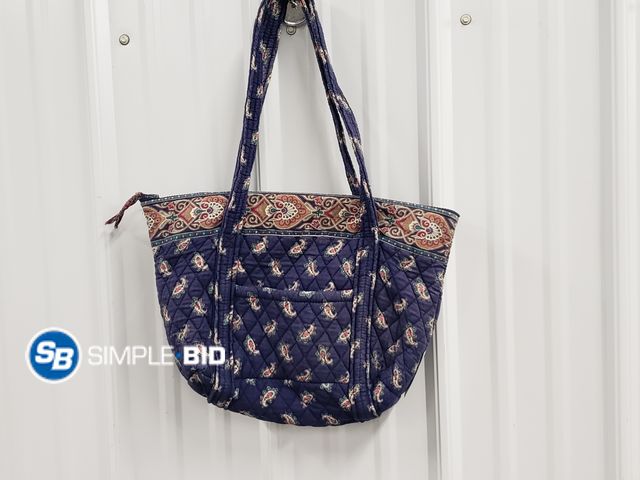 Lot 58-72447 - Vera Bradley Cloth Handbag