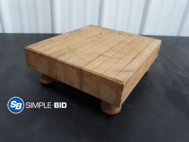 Lot 58-33816 - Wooden Stand/Cutting Board