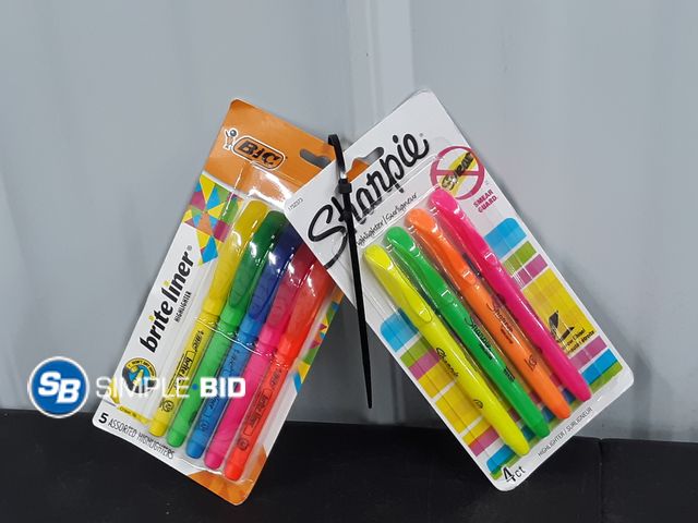 Lot 58-38924 - Lot of (2) HIGHLIGHTERS (1) Sharpie 4 count (1) Briteliner 5 count
