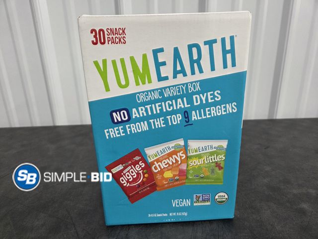 Lot 58-71797 - YUM! EARTH Artificial variety pack Gummy candy -- Giggles, Chewys, sour littles, - individually pack...
