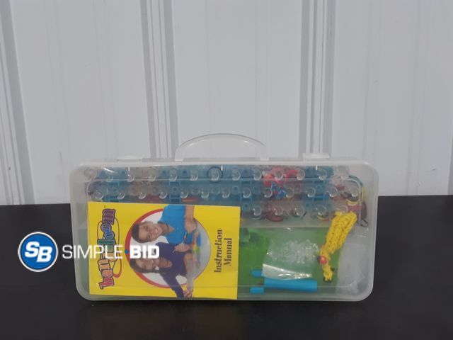 Lot 58-31928 - Crafting Activity - Bandaloom Rubberbands &amp; Looming Kit