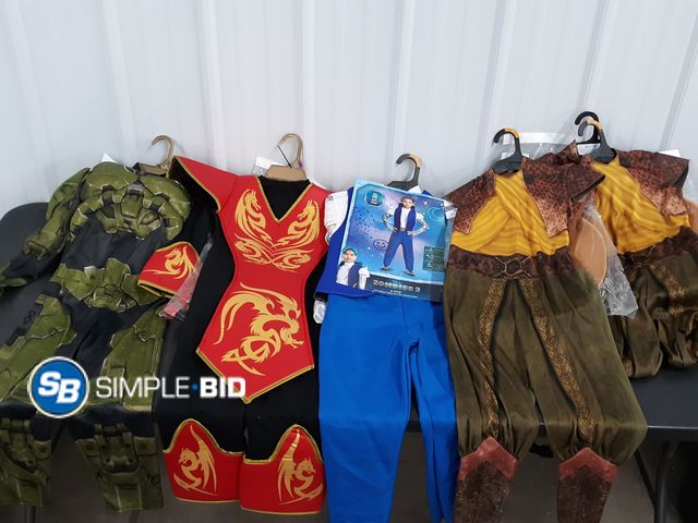 Lot 58-36684 - Lot of (6) New Kid's Halloween Costumes - SIZE S - variety of styles