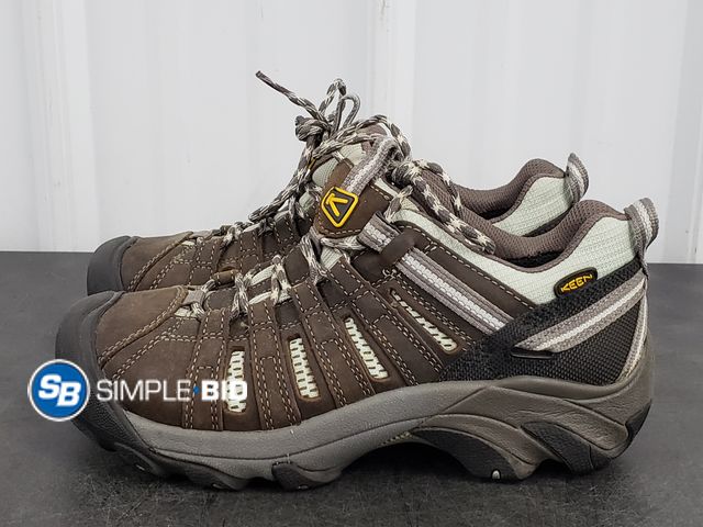 Lot 58-67912 - Pair of Women's Keen Steel Toed Work Shoes - Size 7 - Very Light Use - Like New