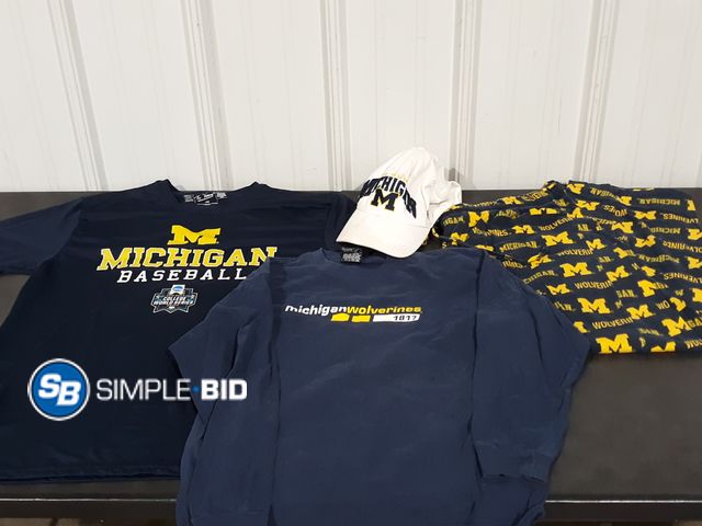 Lot 58-27598 - Lot of Men's Michigan apparel -- including Shirts and pj bottoms - sizes range L/XL - used but in go...