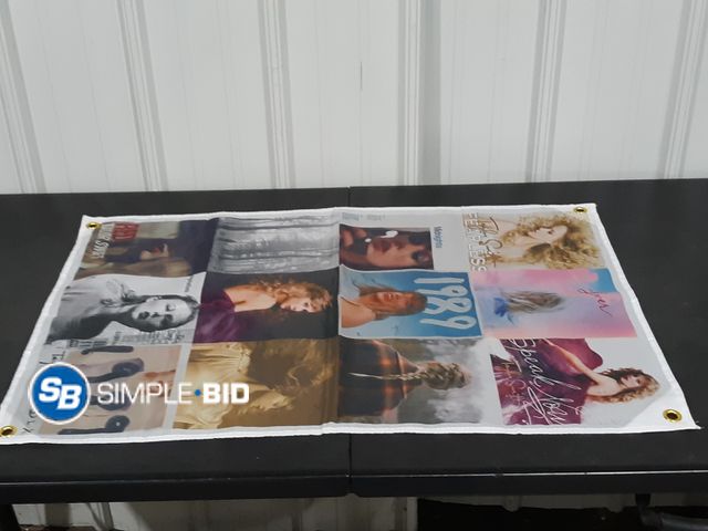 Lot 58-27040 - Taylor Swift Flag