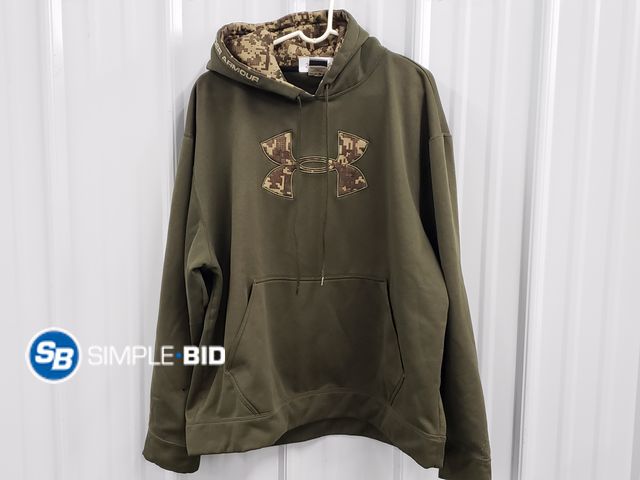 Lot 58-67535 - Men's Under Armour Heavy Weight Hoodie- Size XL - Light Use