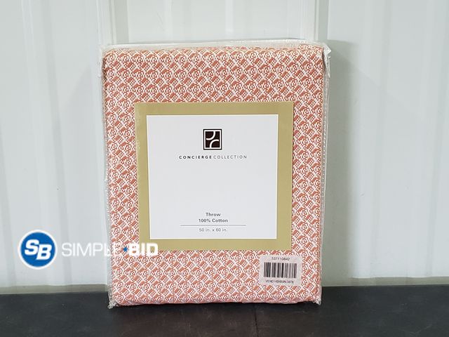 Lot 58-68536 - Concierge Collection - Throw Blanket - 50 x 60" - New