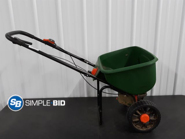 Lot 58-38115 - Scotts Turf Builder DLX Spreader