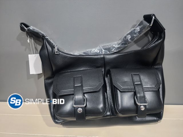 Lot 58-37019 - New Women's Black Purse -- super Cute