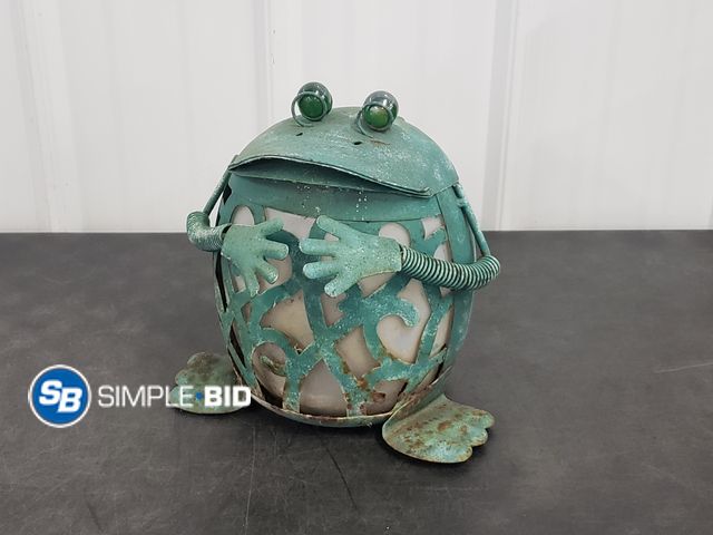 Lot 58-80033 - Metal Frog Garden Decor - used but in good condition