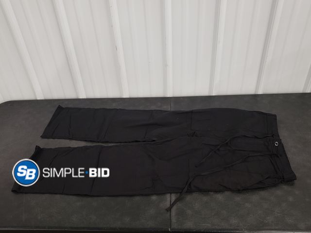 Lot 58-56573 - Men's Medium Scrub Style Pants - Black - New