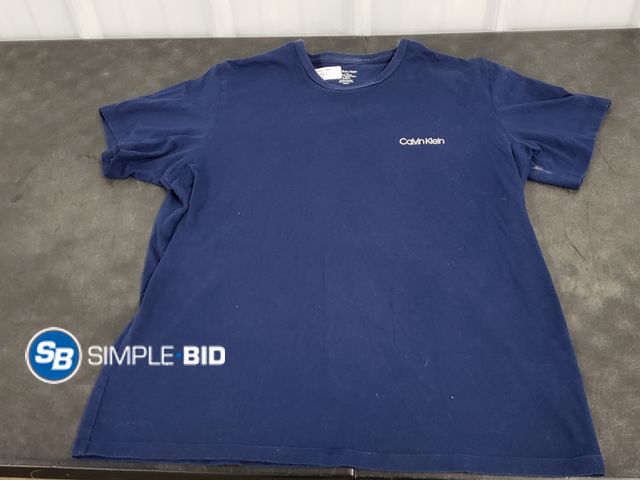 Lot 58-59412 - Calvin Klein Blue Short Sleeve T-Shirt - Size Large - Used