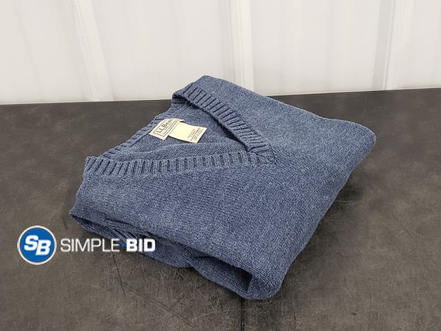 Lot 58-59117 - LL Bean V Neck Sweater - Size L tall - Light use