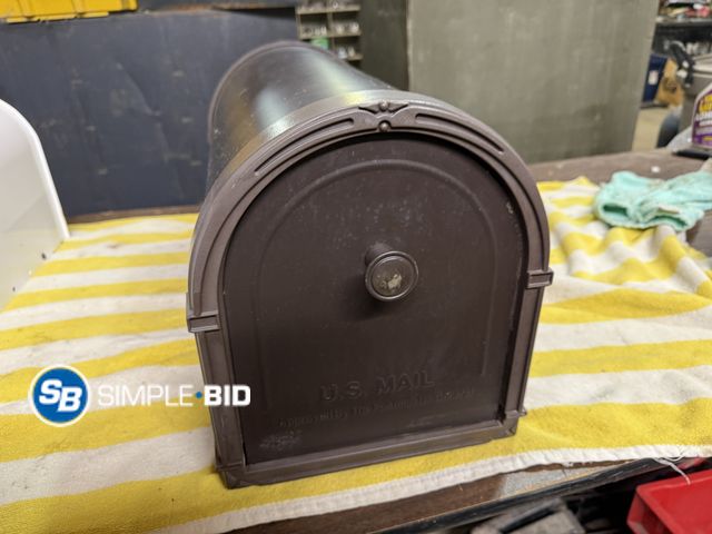 Lot 58-38687 - Mail Box Lowes display model