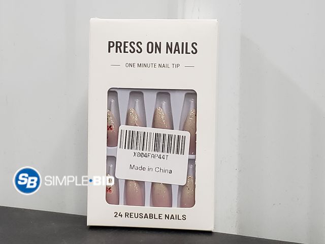 Lot 58-57805 - New 24 Reusable Press on nails