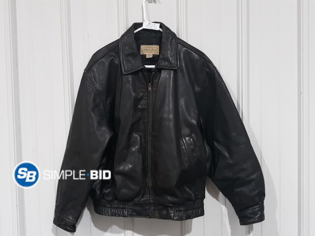 Lot 58-32761 - St Johns Bay Black Leather Jacket - Size M - Used