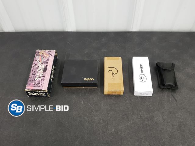 Lot 58-74046 - Lot of (5) Various Pocket Knives