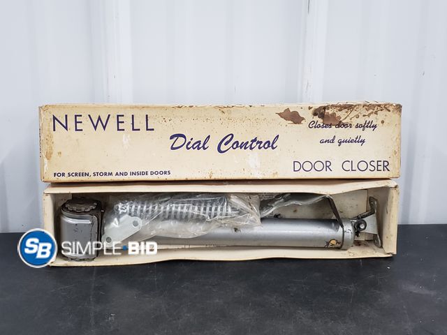 Lot 58-72460 - Newell Dial Control Door Closer