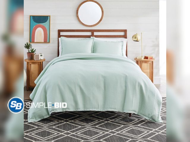Lot 58-54836 - New Better Homes &amp; Gardens 3-Piece Sage Green Crinkled Gauze Duvet Set, Adult King