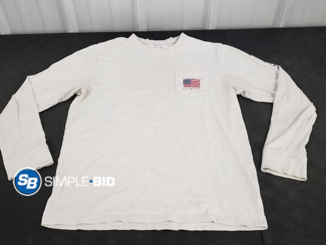 Lot 58-54561 - Vineyard Vines Kentucky Derby Logn Sleeve T Shirt - Youth Size XL - Used