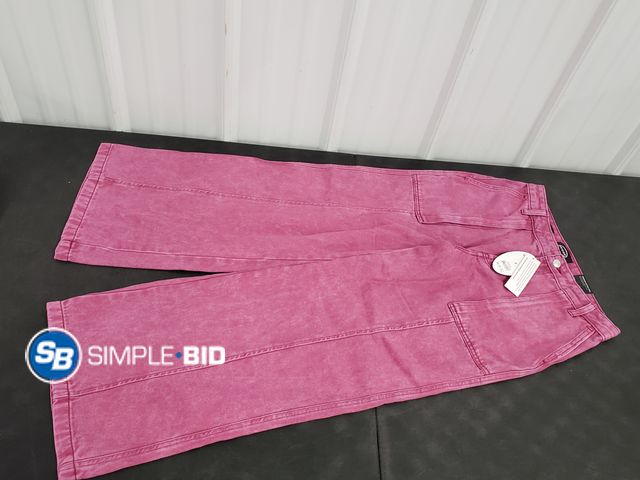 Lot 58-72301 - Scoop Relaxed Wide Leg - Mid Rise, Relaxed Fit through Hip, - Pink Color - Size 4 - NWT