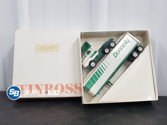 Lot 58-29980 - Winross Die Cast 1:64 Scale Model Truck - Donnelly