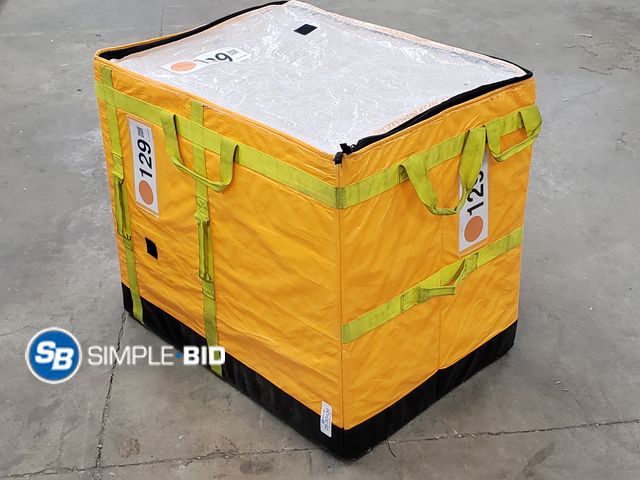 Lot 58-50434 - Large Insulated Trunk Tote - used but in good conditon