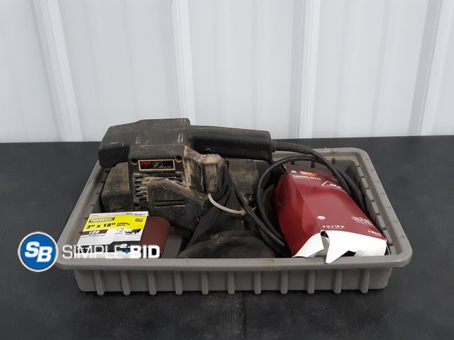 Lot 58-37992 - Skil Classic Belt Sander with Extras