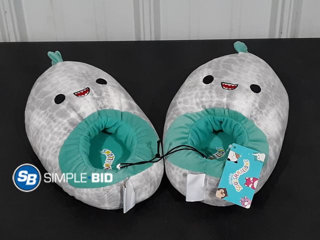 Lot 58-27574 - Squishmallows Kids Slippers