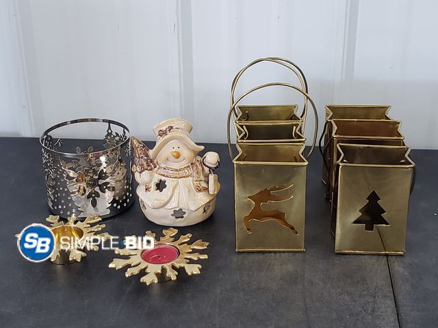 Lot 58-66442 - Lot of CHRISTMAS Candle Holders, Decor - various items - in good condiiton