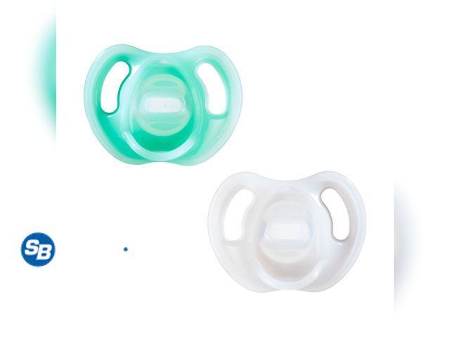 Lot 58-30032 - Lot of (2) New Tommee Tippee Ultra-light Pacifiers, 0-6 months, 2 pack each  of one piece silicone, ...